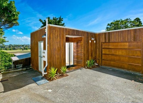 2/87 Exmouth Road, Northcote, Auckland