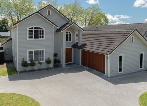 1828B River Road, Flagstaff, Hamilton