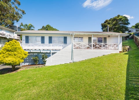 11 Glenvale Place, Totara Vale, Auckland