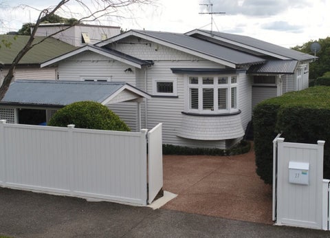27 Smale Street, Point Chevalier, Auckland