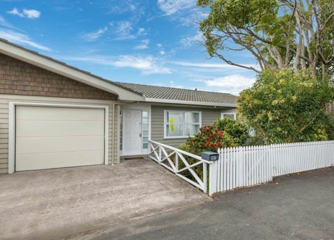 2/87 Hinemoa Street, Birkenhead, Auckland