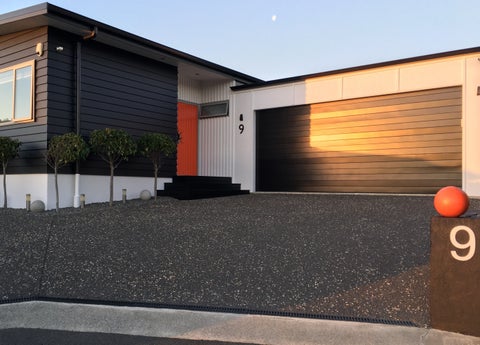 9 Sumner Terrace, Aotea, Porirua