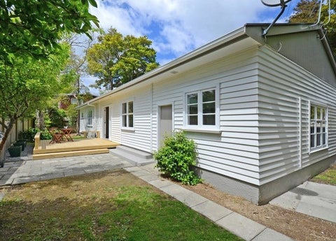 2 Wood Street, Wallaceville, Upper Hutt