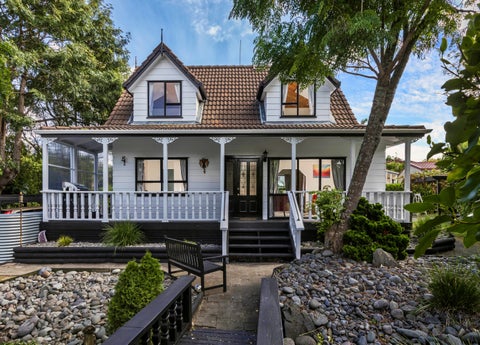 54 Redlands Grove, Swanson, Auckland