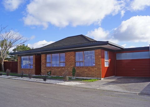 2/133 Parrs Cross Road, Glen Eden, Auckland