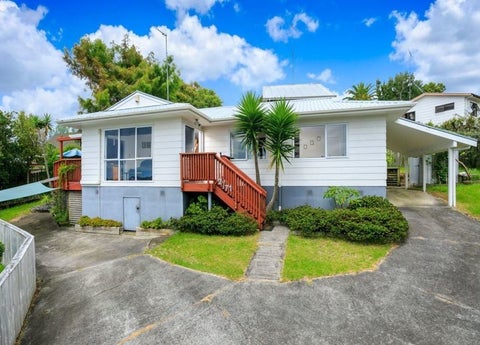 2/71 Trias Road, Totara Vale, Auckland