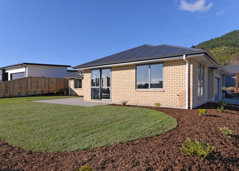 25 Pine Crest Drive, Richmond
