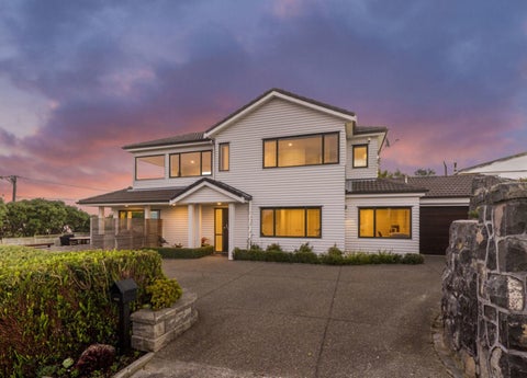 2/124 Churchill Road, Rothesay Bay, Auckland