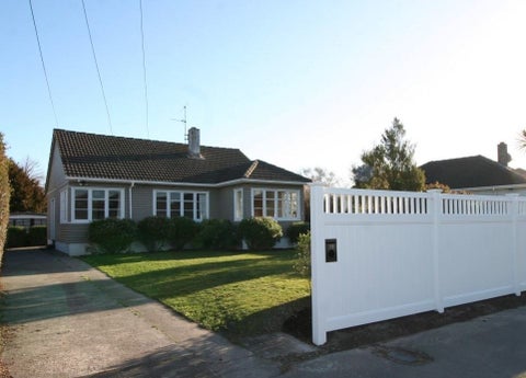 19 Pitcairn Crescent, Bryndwr, Christchurch