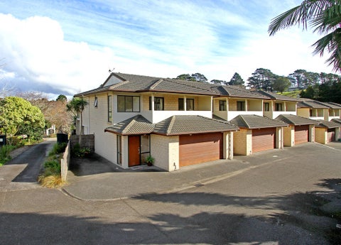 1/90 Albany Highway, Greenhithe, Auckland