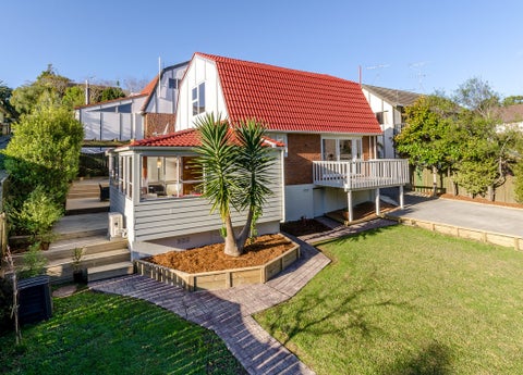 2/60 Waiau Street, Torbay, Auckland