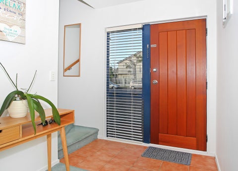 8/71 FERNHILL WAY, Oteha, Auckland