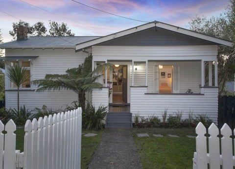 10 PINE ST, New Lynn, Auckland