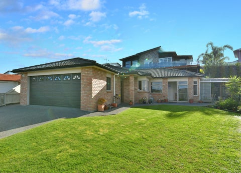 16 Chesterfield Way, Orewa, Orewa