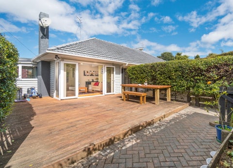 1/11 August Place, Greenlane, Auckland