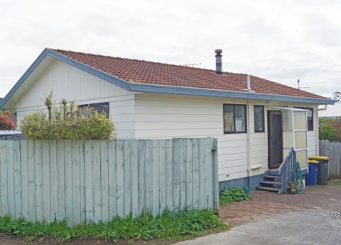 1/213 Waitemata Drive, Ranui, Auckland
