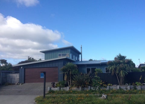 30 Pharazyn Avenue, Waikanae Beach, Waikanae