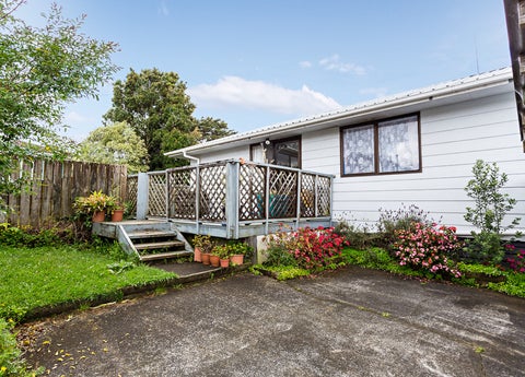 2/14 Moxham Grove, Massey, Auckland