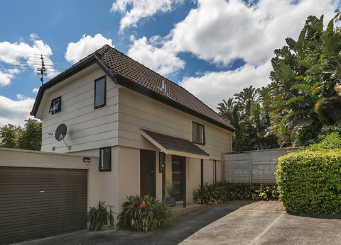 2/4 Telstar Place, Beach Haven, Auckland