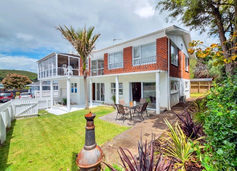 9 Ambury Road, Mangere Bridge, Auckland
