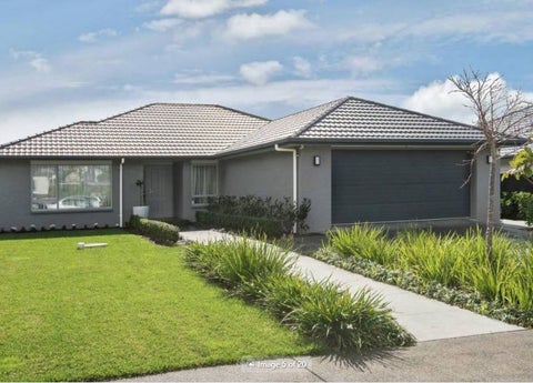 16 Weatherly Drive, Beachlands, Auckland