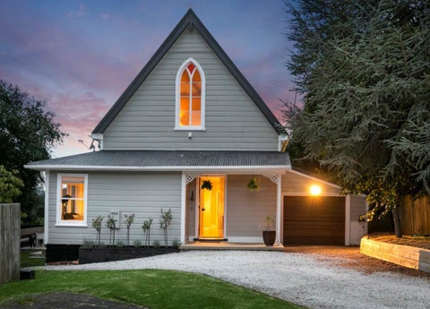 15 Paruru Avenue, Northcote, Auckland
