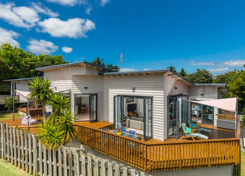32 Admirals Court Drive, Greenhithe, Auckland