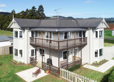 17 Kohanga Road, Te Kohanga