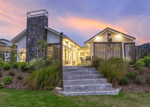 195 Navigation Drive, Whitby, Porirua