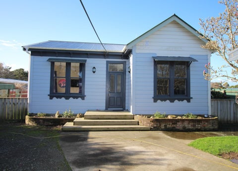 26 Johnson Street, Bulls