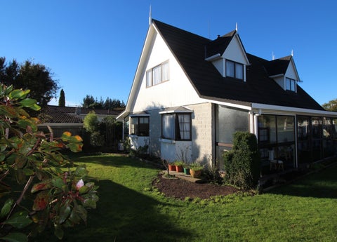 1 Kensington Road, Marton