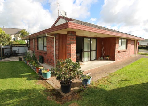 8 Hammond Street, Bulls