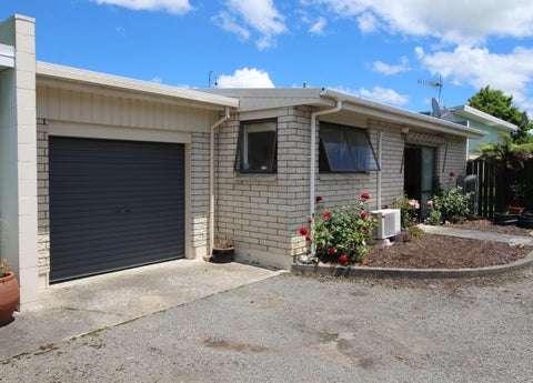 2/10 Oxford ST, Marton, Marton