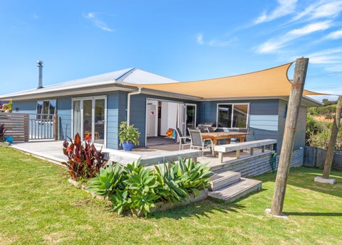 100 Rangituia Street, Whangamatā
