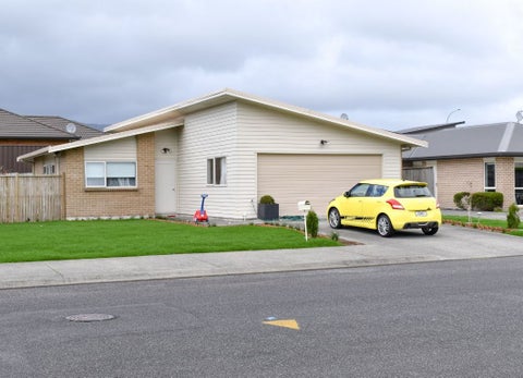 9 Sunstone Crescent, Brown Owl, Upper Hutt