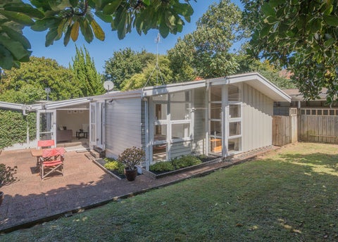 2/0 Te Kawa Road, Greenlane, Auckland