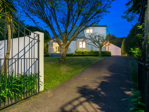 16 Waipuia Place, Greenhithe, Auckland
