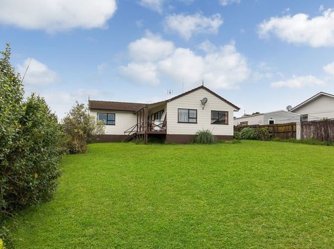 1/5 Pureora Place, Clendon Park, Auckland