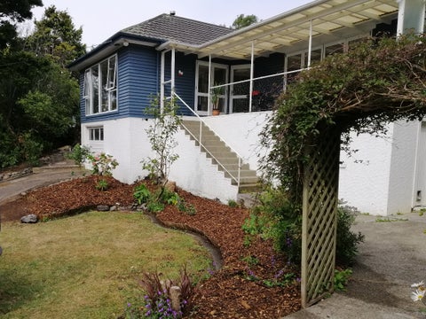 33 Lyndhurst Road, Tawa, Wellington