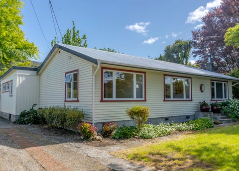 27 Wakefield Street, Featherston