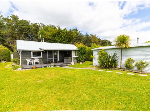 11 Kiwi Avenue, Waikuku Beach, Waikuku Beach