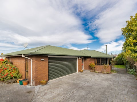 2/11 Rossiter Avenue, Redwood, Christchurch