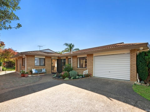 2/14 Parramatta Place, Botany Downs, Auckland