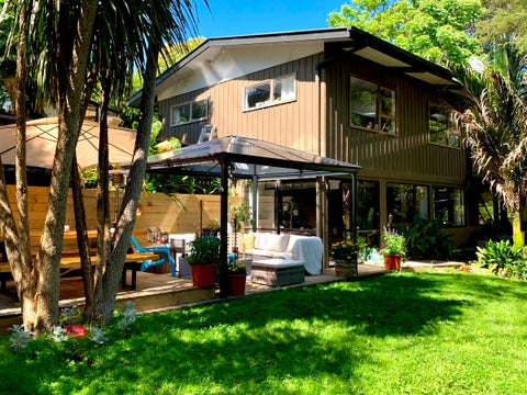 18 Glen Marine Parade, Glendene, Auckland