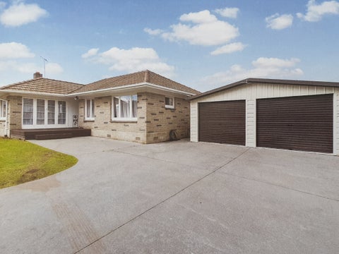 22 Fenwick Crescent, Hillcrest, Hamilton