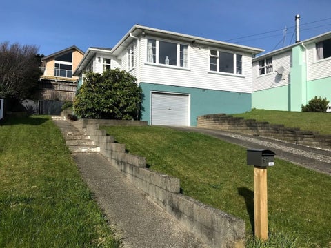 91 Taylor Terrace, Tawa, Wellington