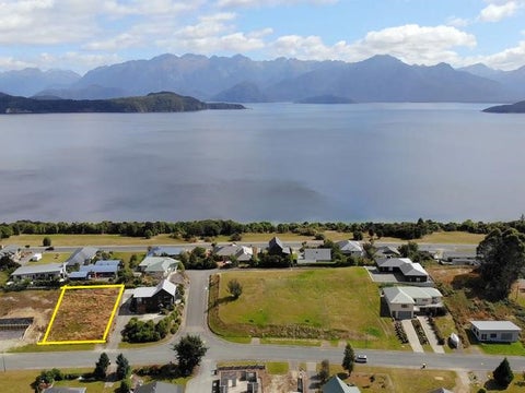 15 Muriwai Drive, Manapouri, Manapouri