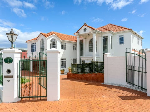 1 Kawaroa Lane, New Plymouth, New Plymouth