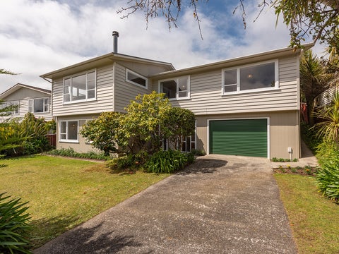 5 Somerville Terrace, Tawa, Wellington