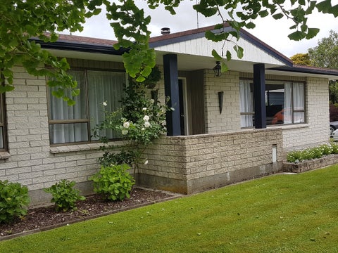 19 Mcmaster Street, Greytown
